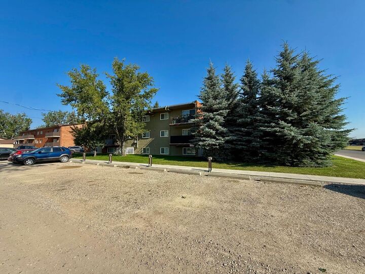 Property Photo:  115 8 Avenue SW 0  AB T1V 1A3 