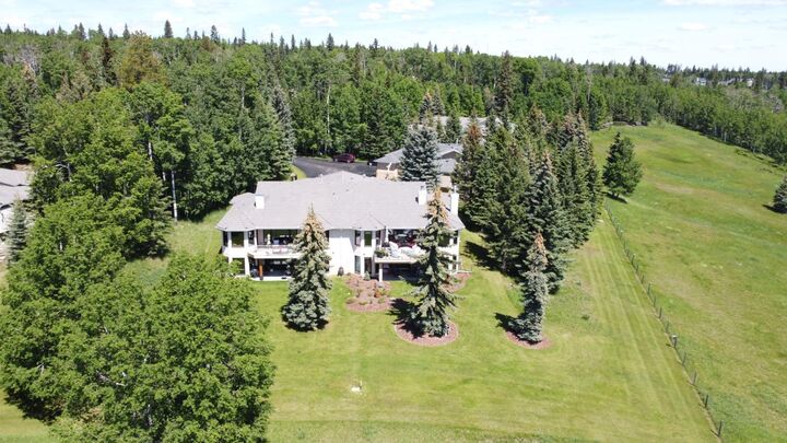 Property Photo: 38 Sunrise Way AB T0L 1W3