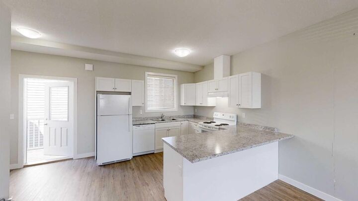 Property Photo:  9503 112 Avenue 203A  AB T8X 5C8 