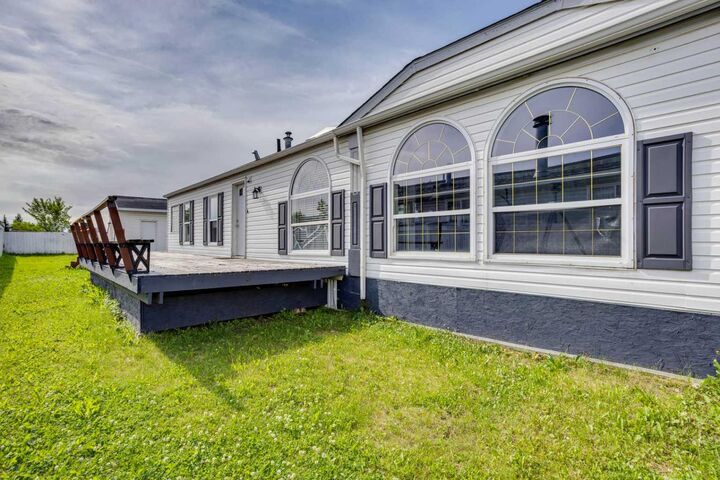 Property Photo:  180 Cokerill Crescent  AB T9K 2J2 