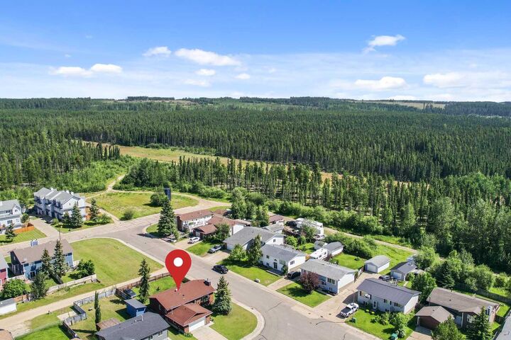 Property Photo: 22 Hillside Avenue AB T0G 2C0