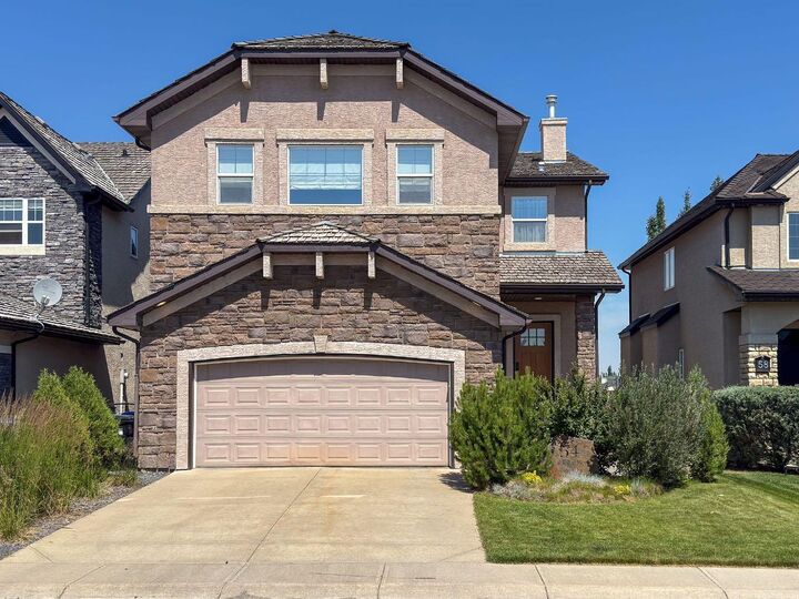 Property Photo: 54 Royal Ridge Mount NW AB T3G 5Z3