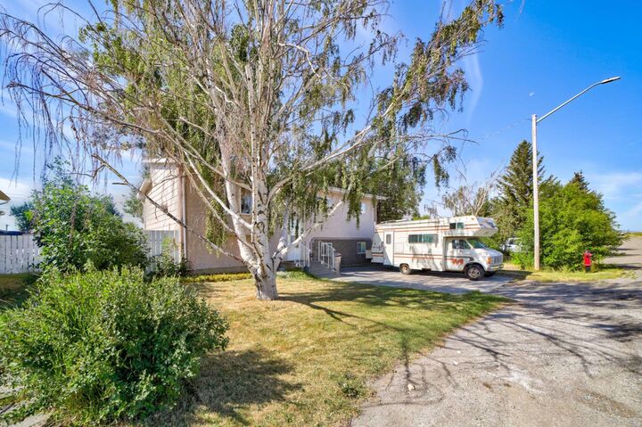 Property Photo: 222 McEwan Street AB T0L 1A0