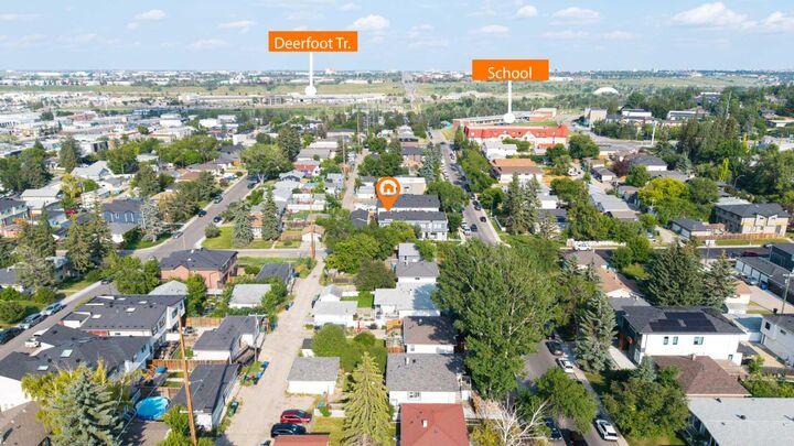Property Photo: 3306 2 Street NE AB T2E 3H3