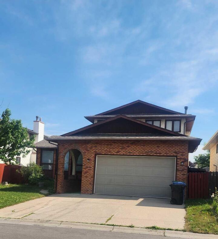 Property Photo:  39 Whiteram Close NE  AB T1Y 5X8 