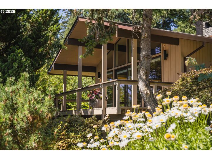 Property Photo:  3060 SW Westwood Dr  OR 97225 