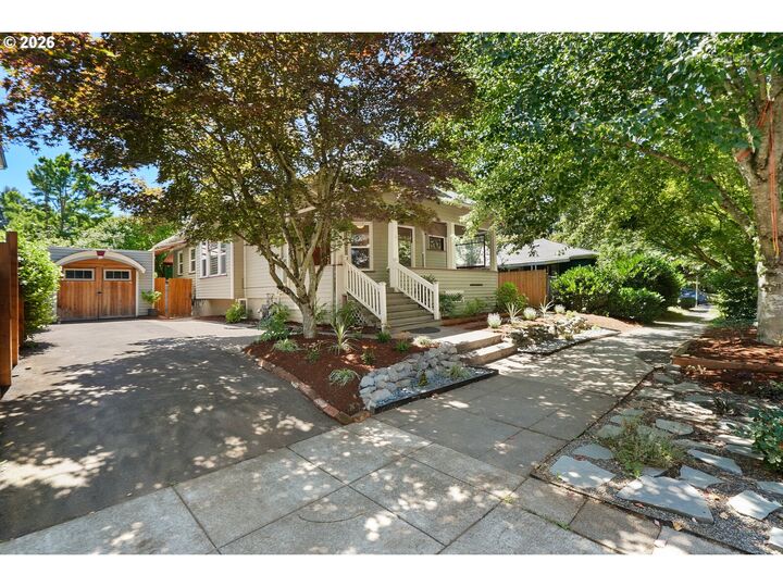 Property Photo:  1116 SE Tenino St  OR 97202 