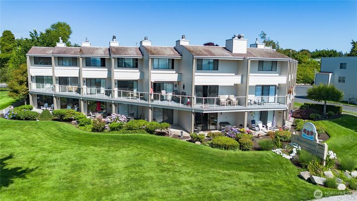 Property Photo:  8021  Birch Bay Unit Drive 225  WA 98230 