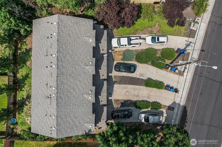 Property Photo:  490 S Laguna Dr  WA 98837 