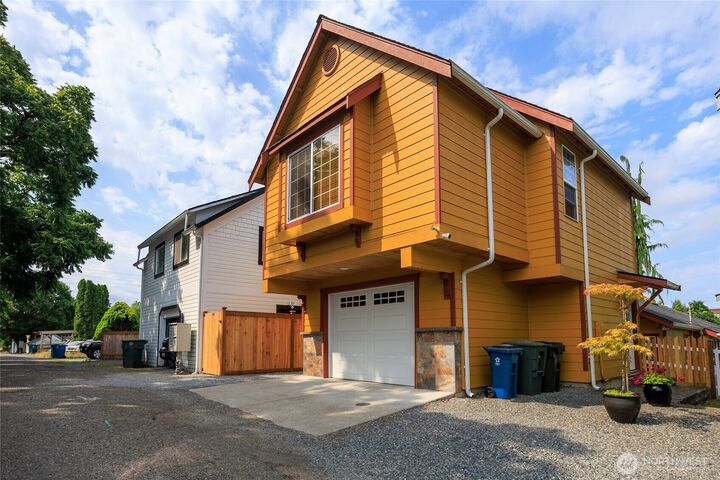 Property Photo: 521 Avenue C WA 98290
