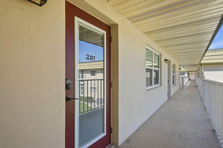 Property Photo:  4 Vista Gardens Trail Unit 207  FL 32962 