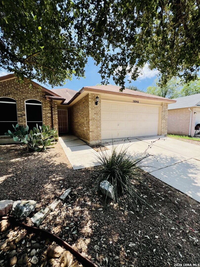 Property Photo:  5846 Larkmeadow Dr  TX 78233 