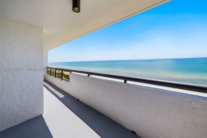 Property Photo: 2555 Collins Ave 1511 FL 33140