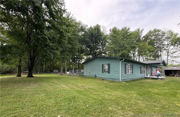 Property Photo: 2718 N Bethlehem Road IN 47102