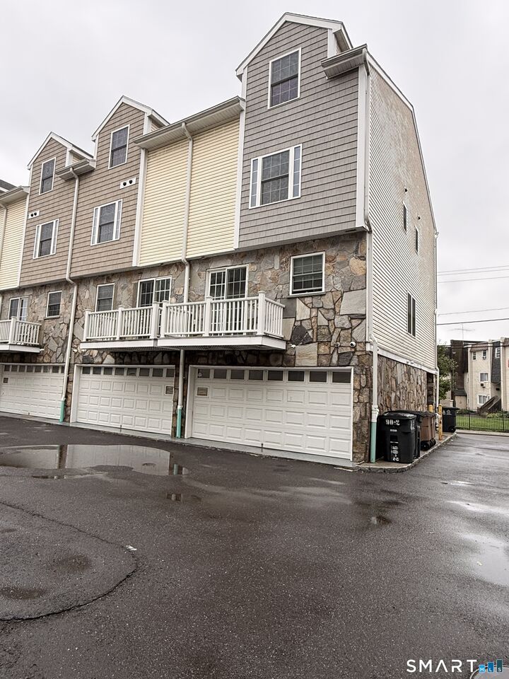 Property Photo:  90 Ludlow Street 2  CT 06902 