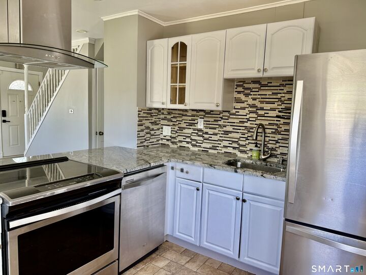 Property Photo:  41 Albin Road  CT 06902 