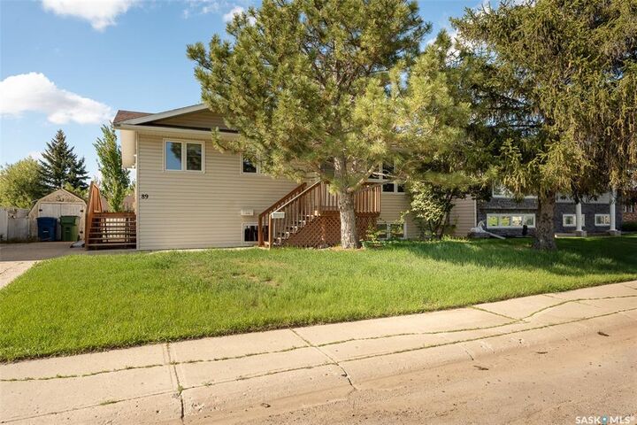 89 Daisy Crescent — photo 1