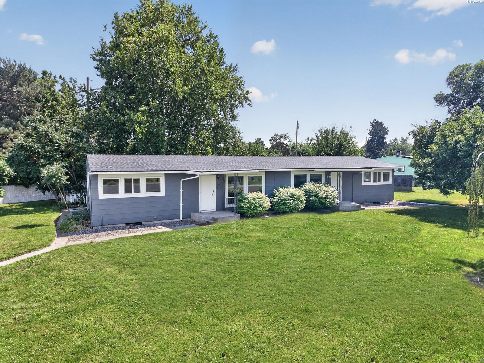 Property Photo: 1016 #A Cedar St WA 99354