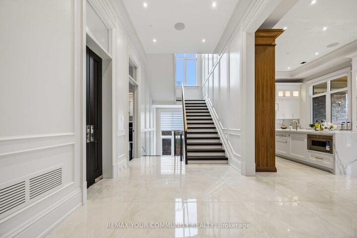 Property Photo: 76 Cedar Ridge Road ON L4A 2H6