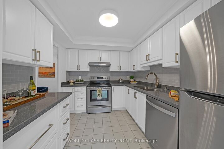 Property Photo:  40 Harding Boulevard 201  ON L4C 9S5 