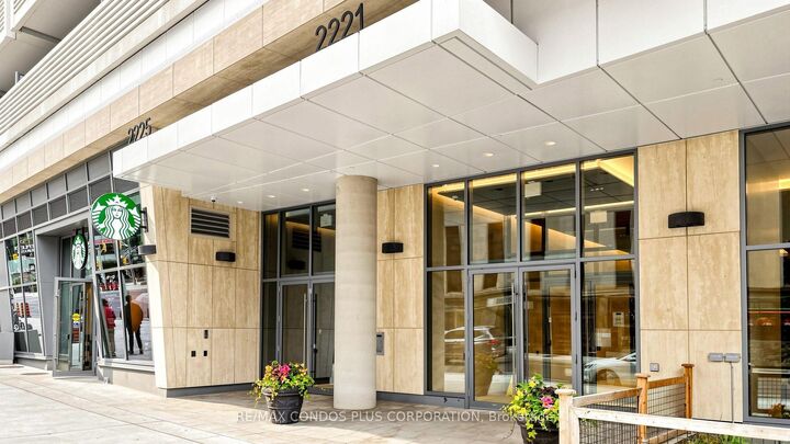 Property Photo: 2221 Yonge Street 506 ON M4S 0B8