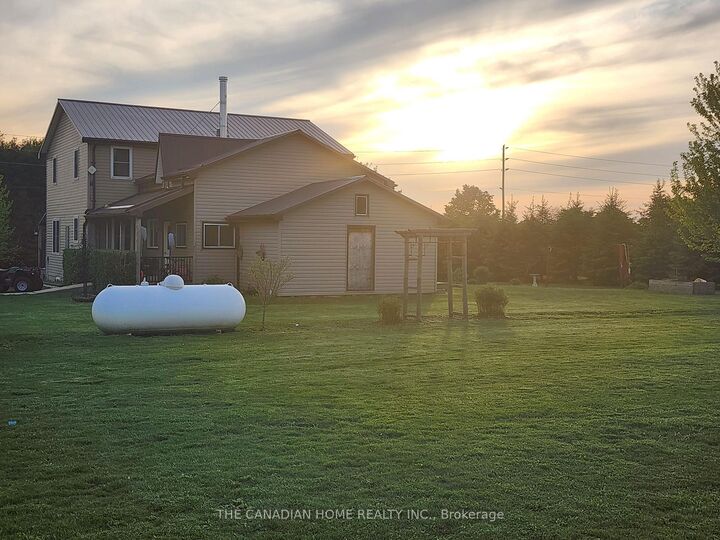 90020 Gilmour Line — photo 1