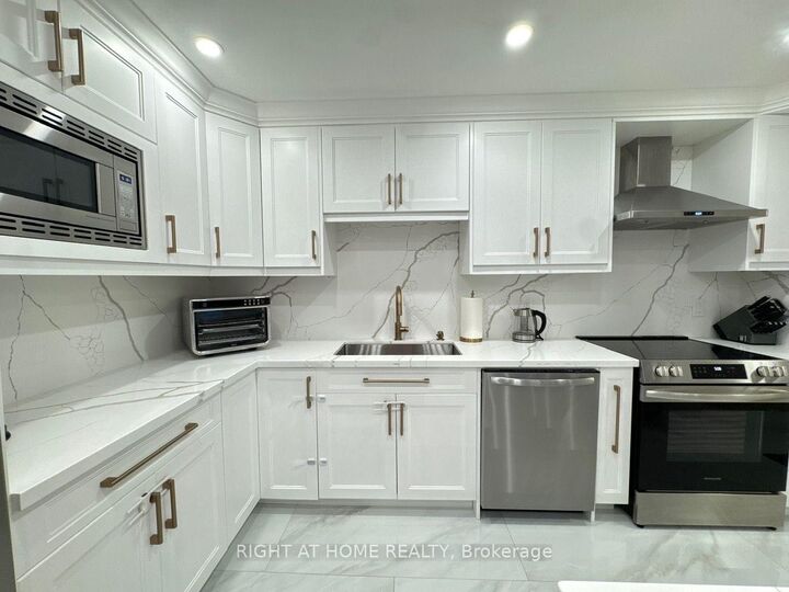Property Photo:  716 The West Mall N/A 1507  ON M9C 4X6 