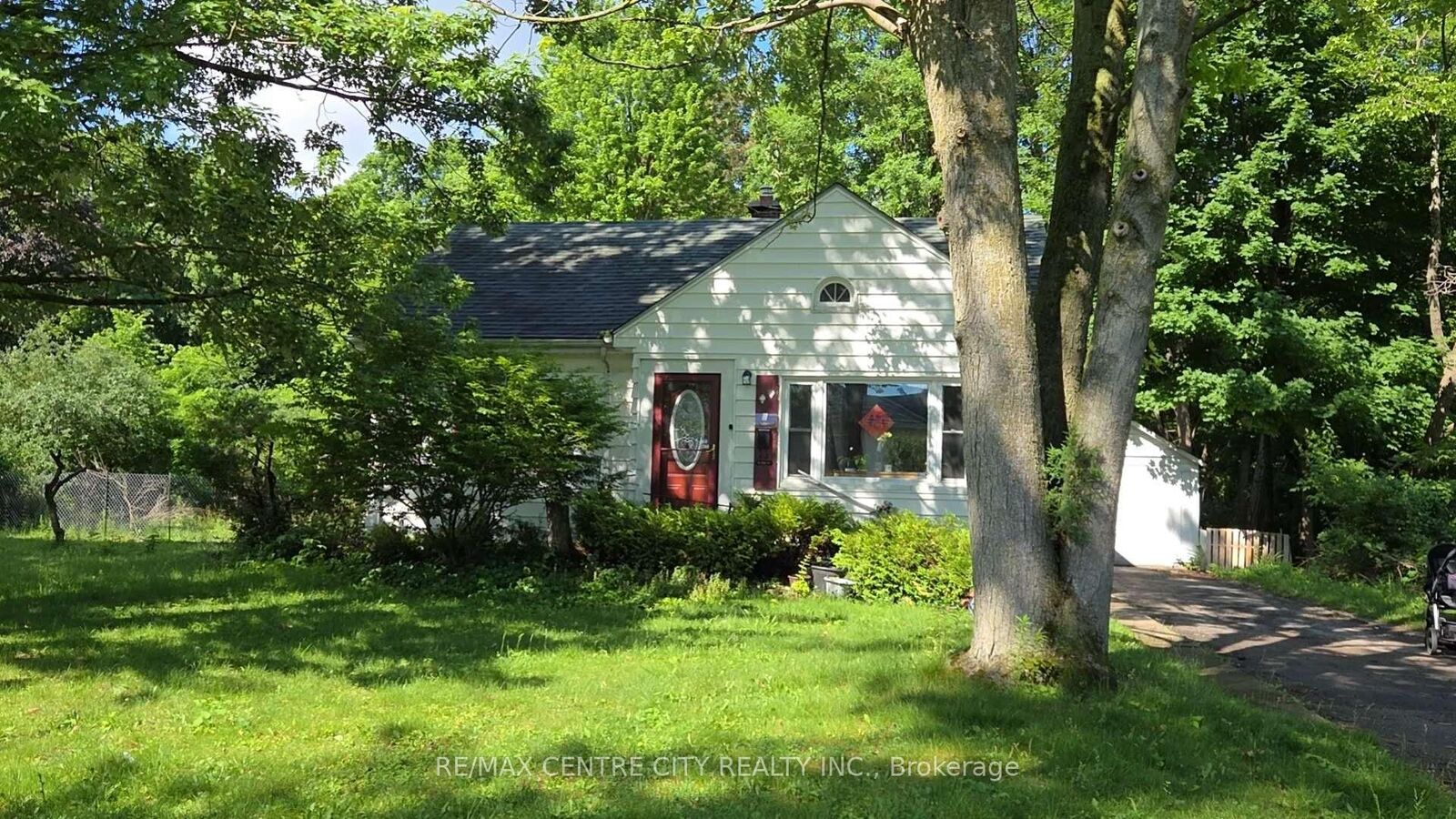 Property Photo:  1473 Oakdale Street  ON N5X 1J8 