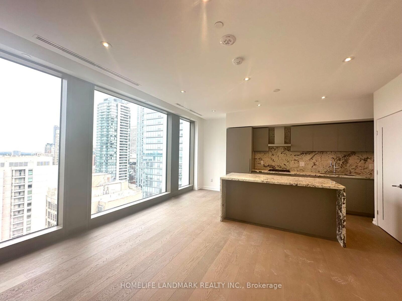 Property Photo:  50 Scollard Street 1701  ON M5R 1E9 