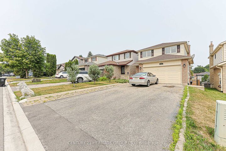 Property Photo: 476 Britannia Avenue ON L3Z 1A7