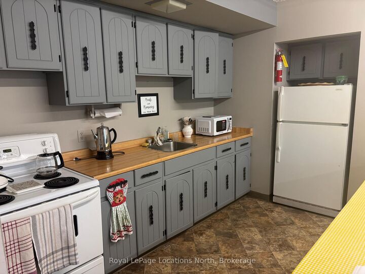 Property Photo:  184 Eighth Street 307  ON L9Y 2C8 