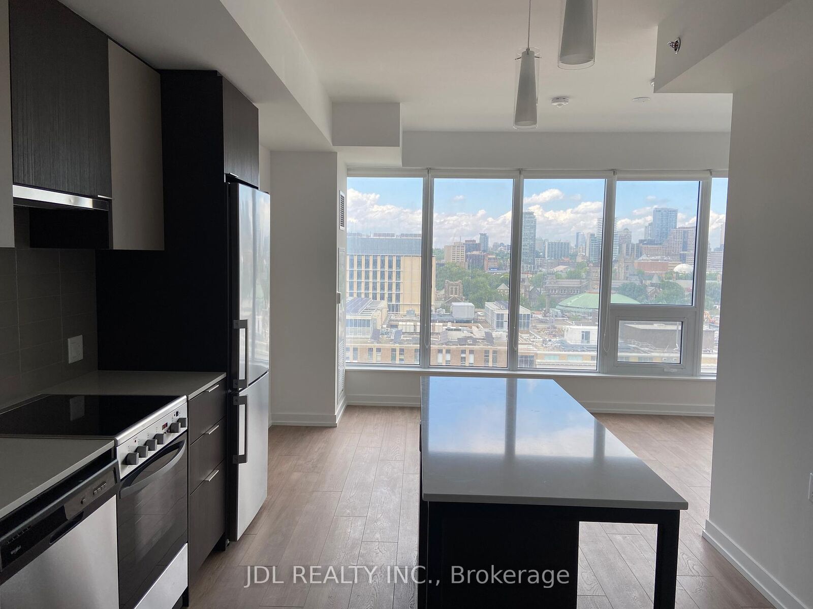 Property Photo:  203 College Street 1306  ON M5T 1P9 