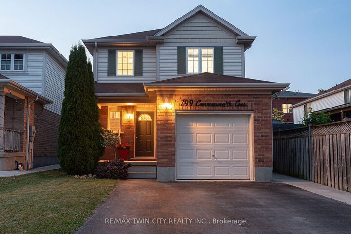 799 Commonwealth Crescent — photo 1