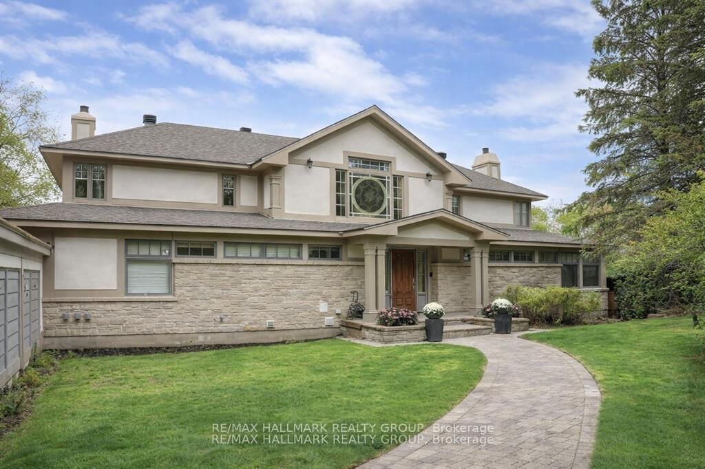 Property Photo: 23 Davidson Drive ON K1J 6L7