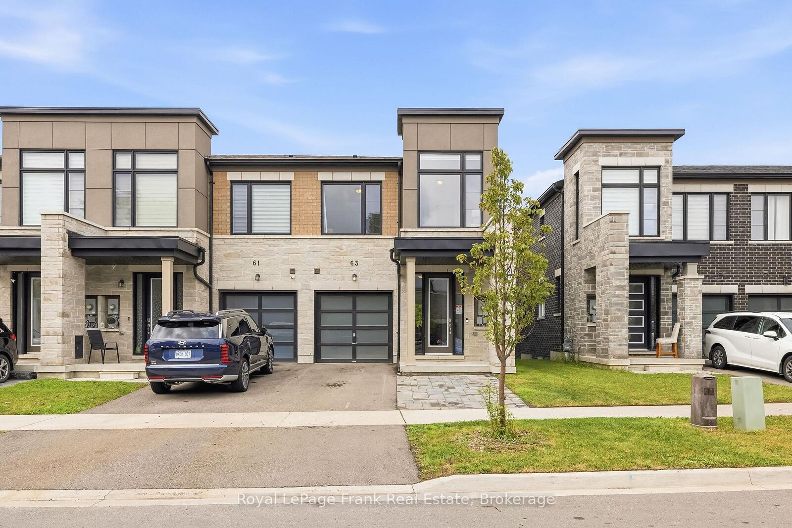 Property Photo:  63 Pine Gate Place  ON L1R 0S2 