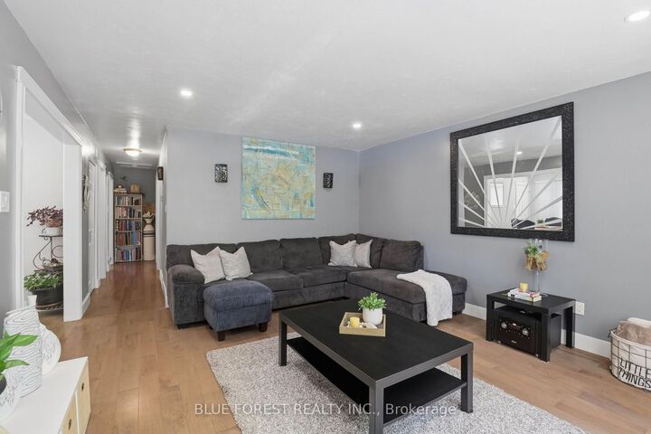 Property Photo: 11 Hillsborough Road ON N6J 2E7