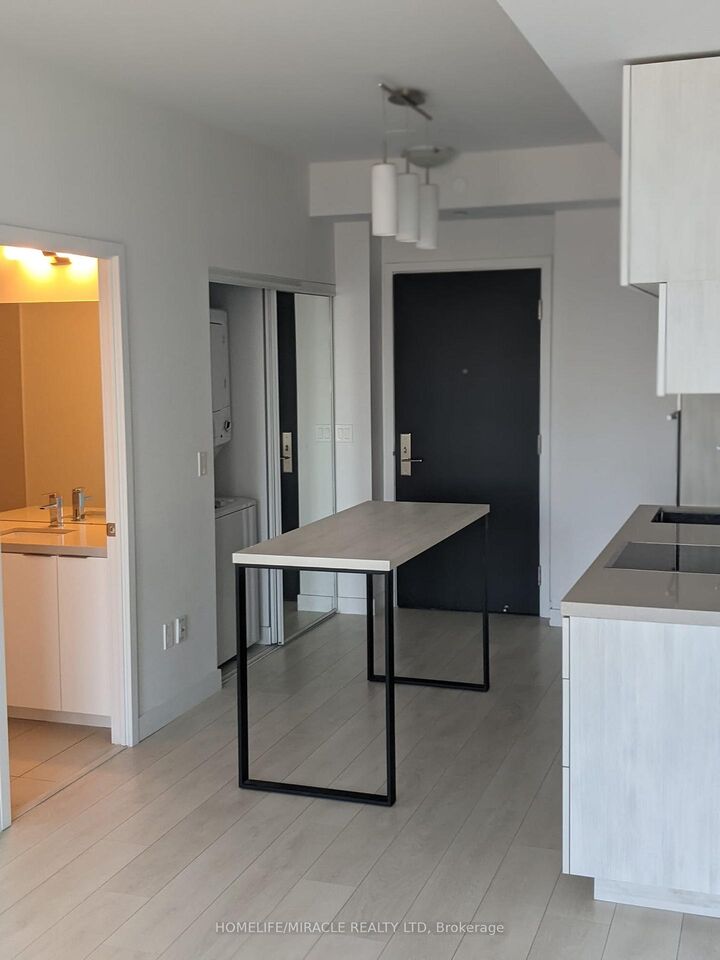 Photo de la propriété:  8 Eglinton Avenue E 1410  ON M4P 0C1 