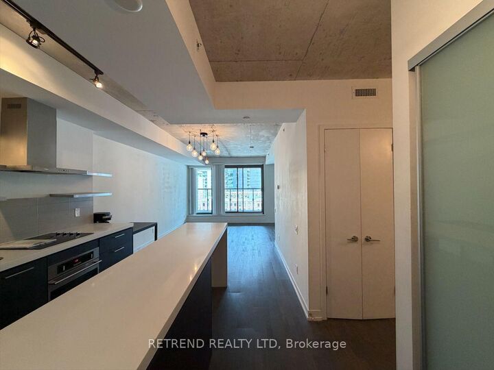560 King Street W 610 — photo 1