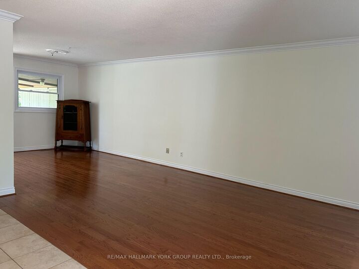 Property Photo:  19 Stonehill Boulevard  ON L9N 1C9 