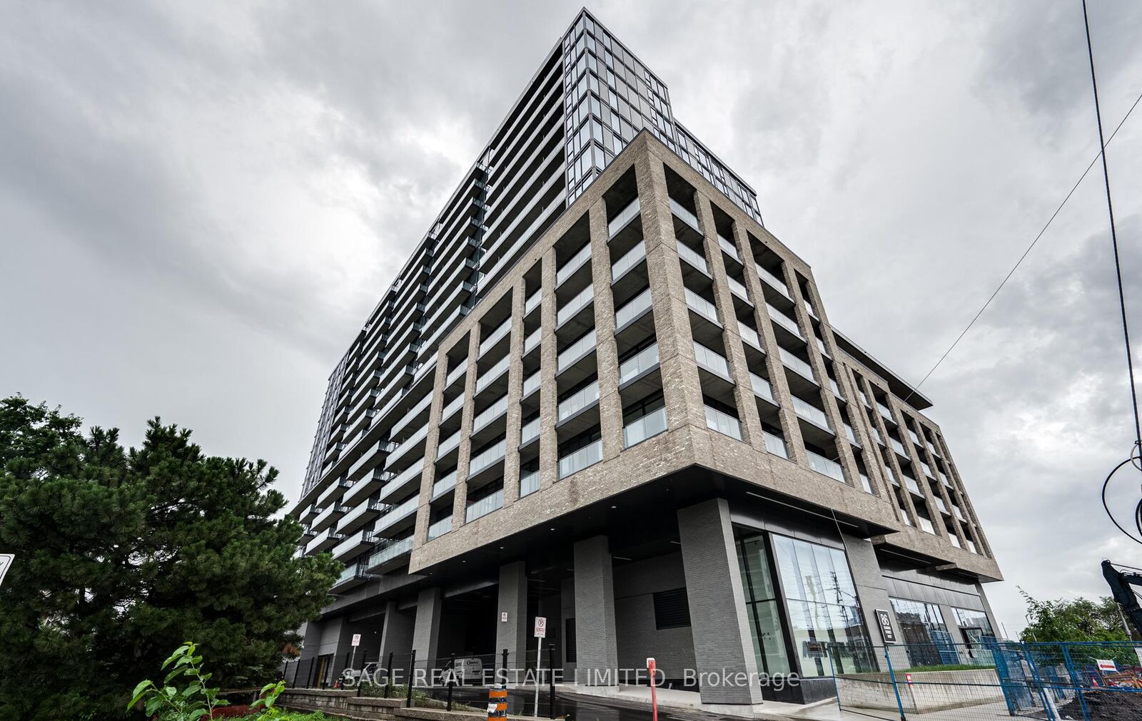 Property Photo:  86 Dundas Street E 1601  ON L5A 0B1 