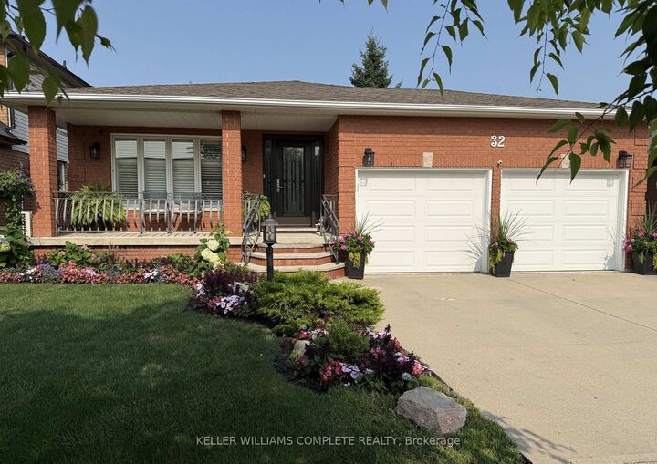 32 Highbury Drive — photo 1