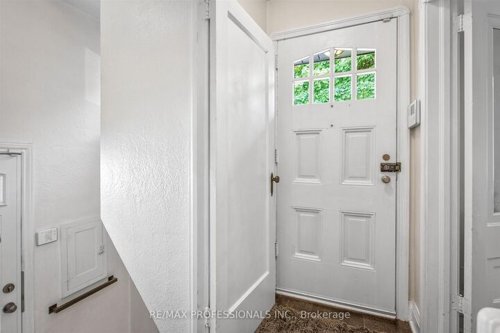 Property Photo: 146 Government Road ON M8X 1W5