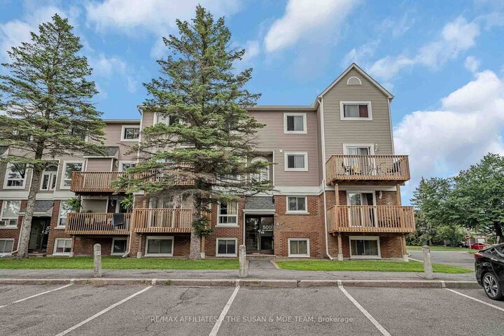 Property Photo:  500 Fenerty Court 6  ON K2L 3B1 