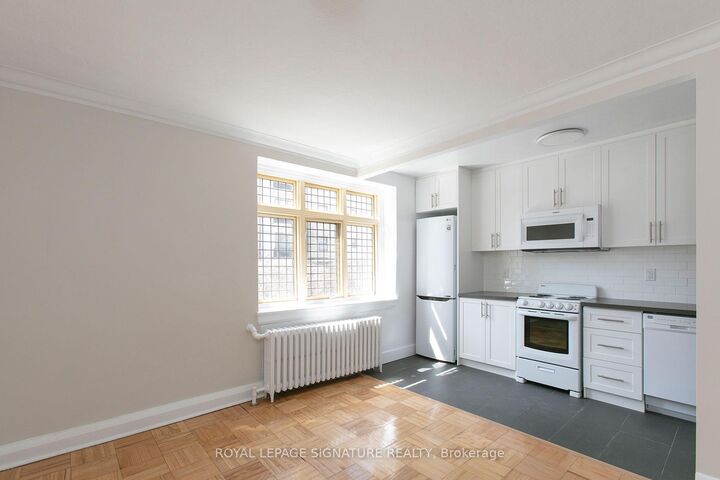 Property Photo:  394 Avenue Road 201-C  ON M4V 2H4 
