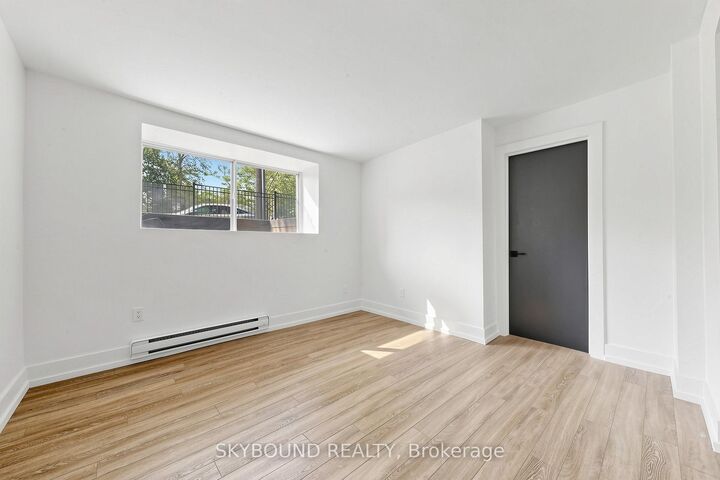 Photo de la propriété:  139 Wineva Avenue B  ON M4E 2T3 