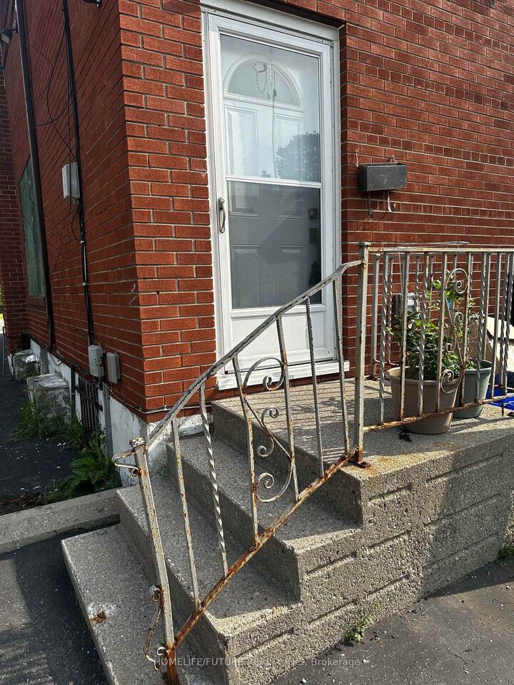 Property Photo:  350 Eulalie Avenue  ON L1H 2B8 
