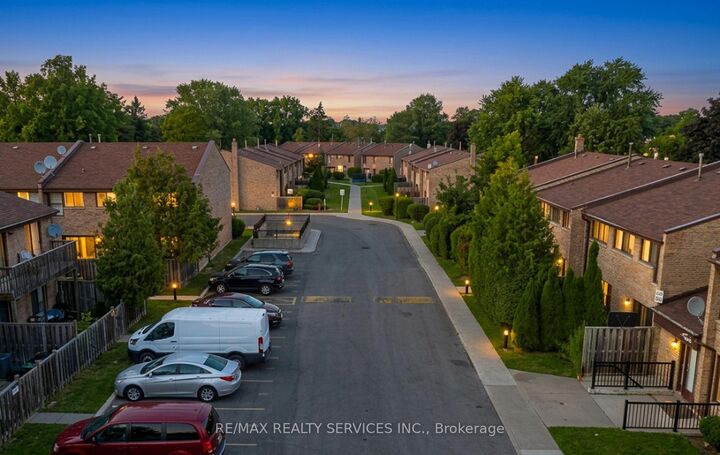 2605 Woodchester Drive 50 — photo 1