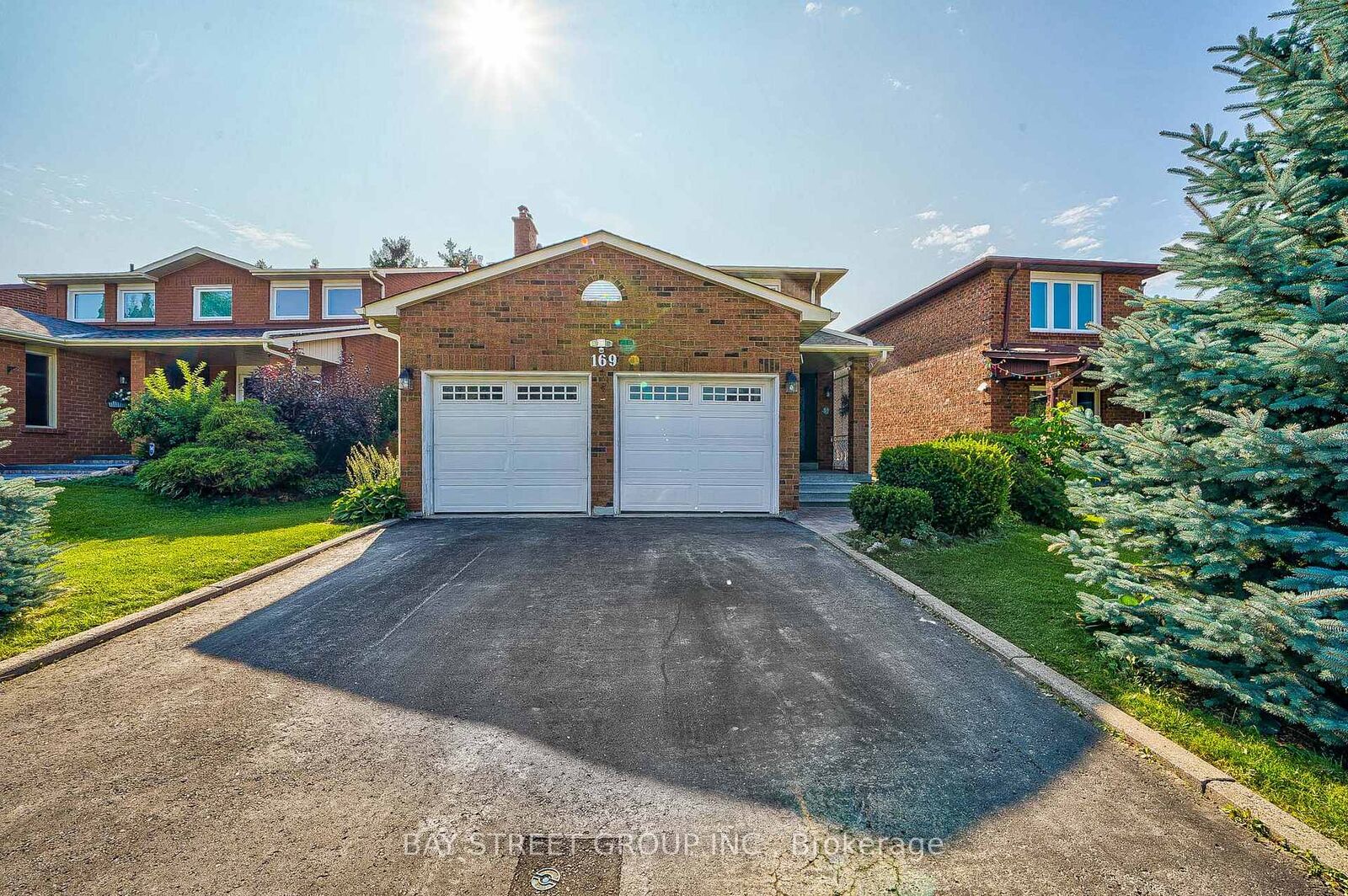 Property Photo:  169 Killian Road Room A  ON L6A 1A8 