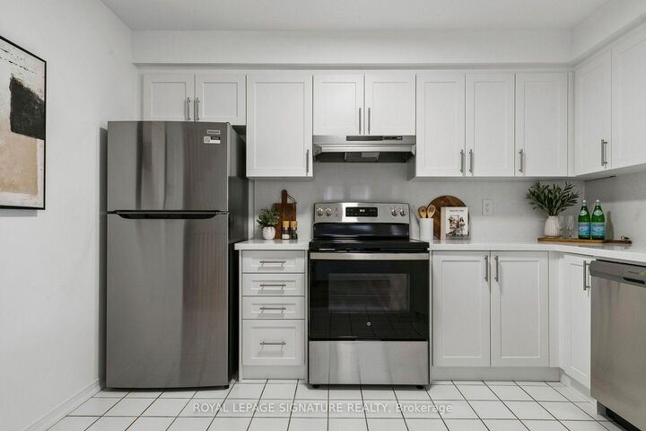 Property Photo: 5255 Palmetto Place 71 ON L5M 0H2