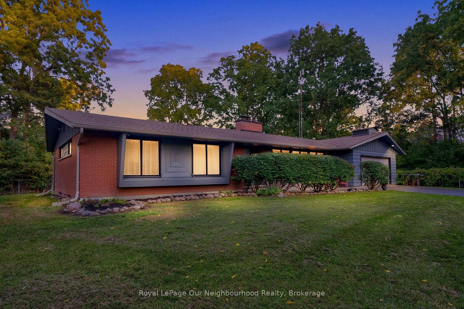 Property Photo: 1539 Finch Avenue ON L1V 1K2
